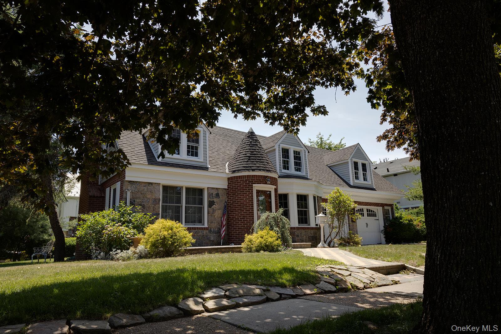 478 Carnation Avenue, Floral Park NY 11001