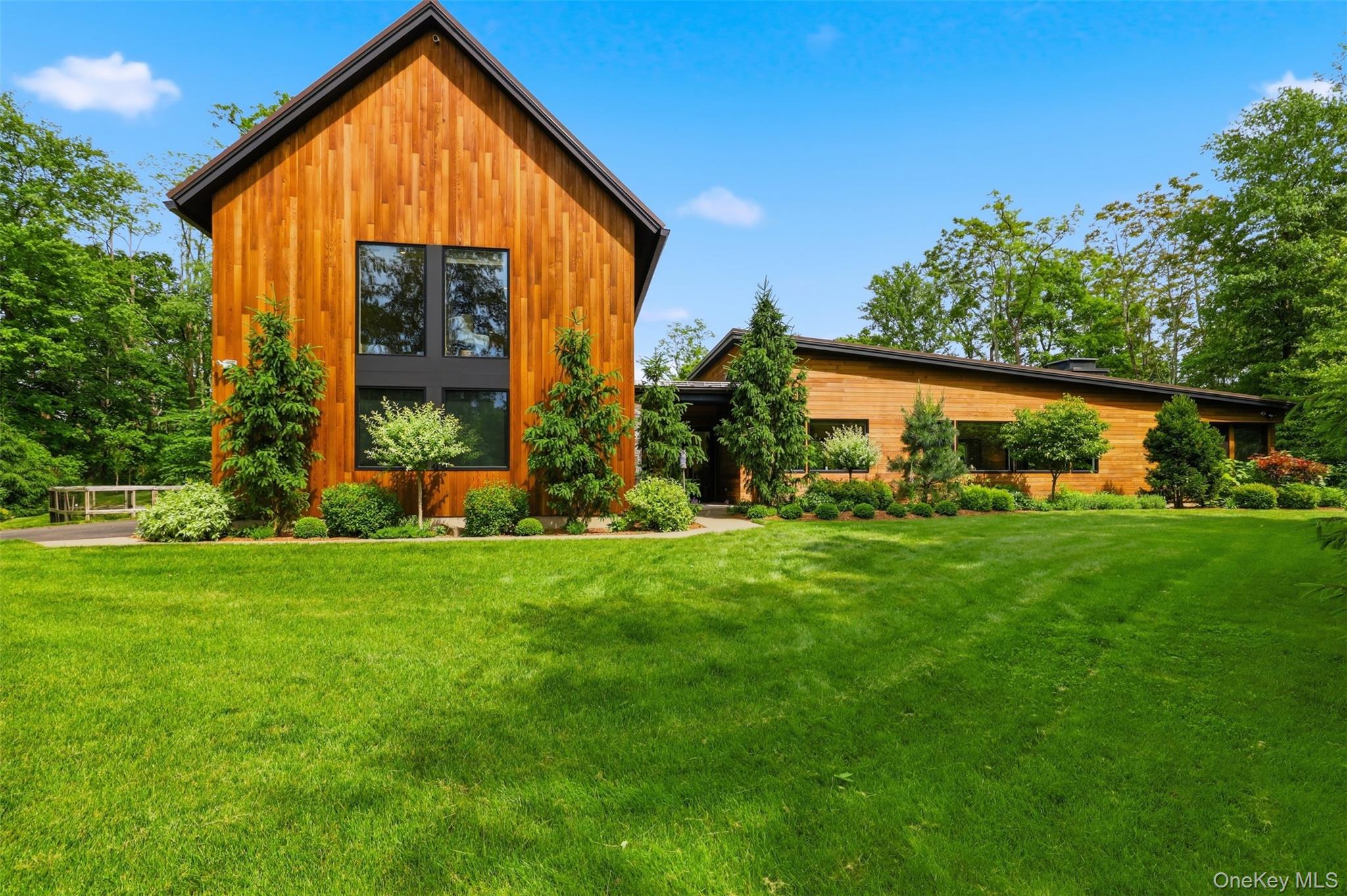 44 Woodlands Trail, Clinton Corners NY 12514