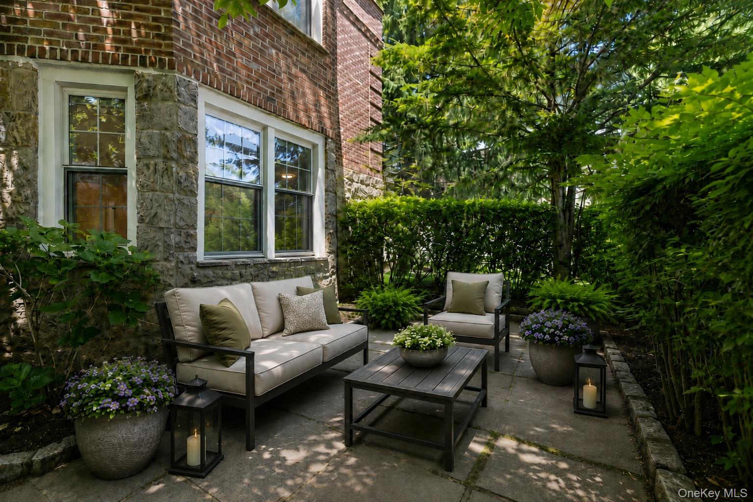 9 Sentry Place Unit Garden, Scarsdale NY 10583