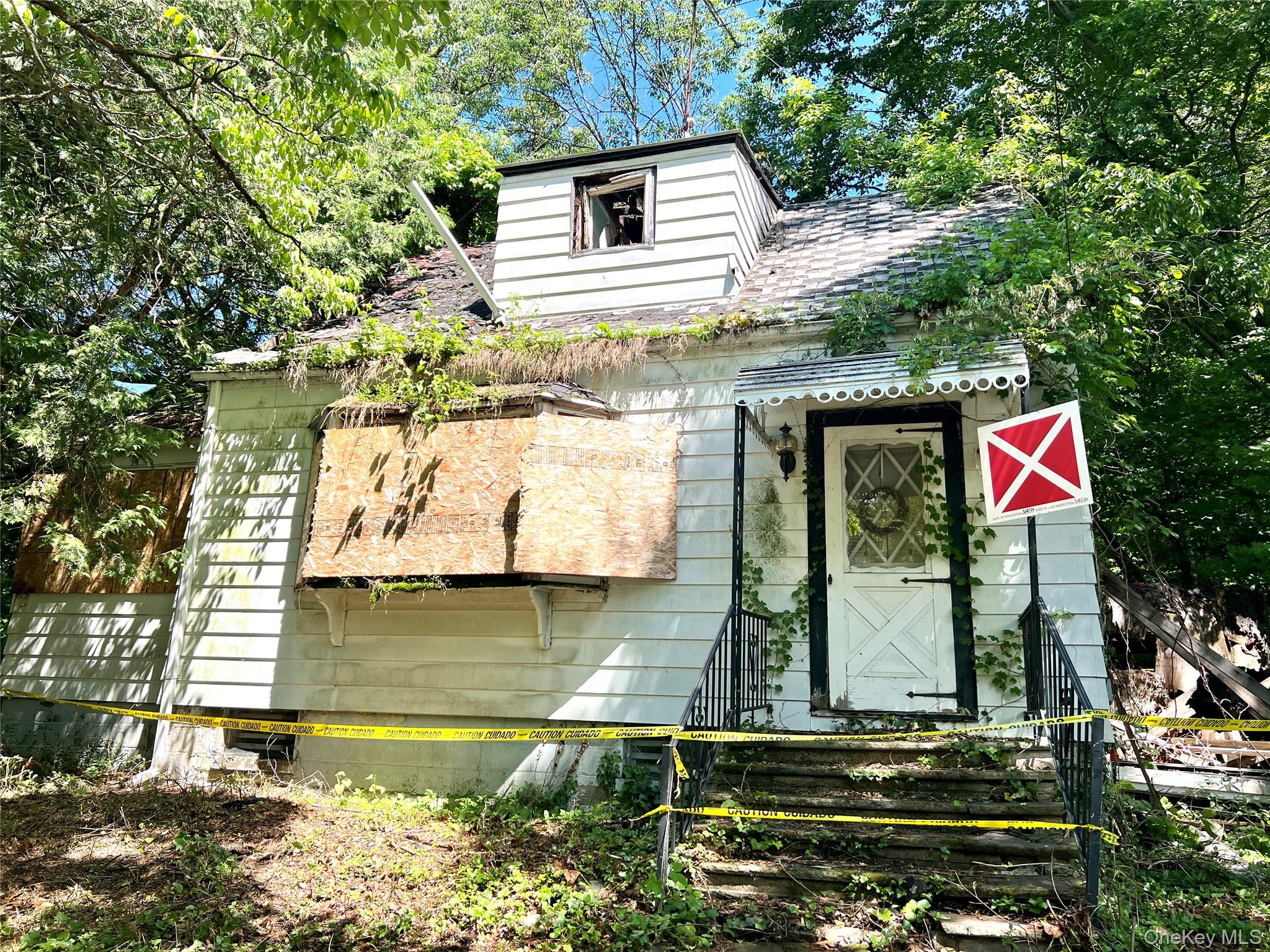 11 Knolls Road, Poughkeepsie NY 12601