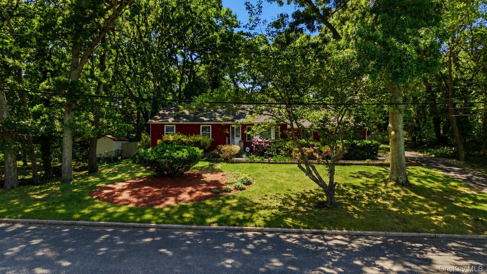 26 Valley Street, Ronkonkoma NY 11779