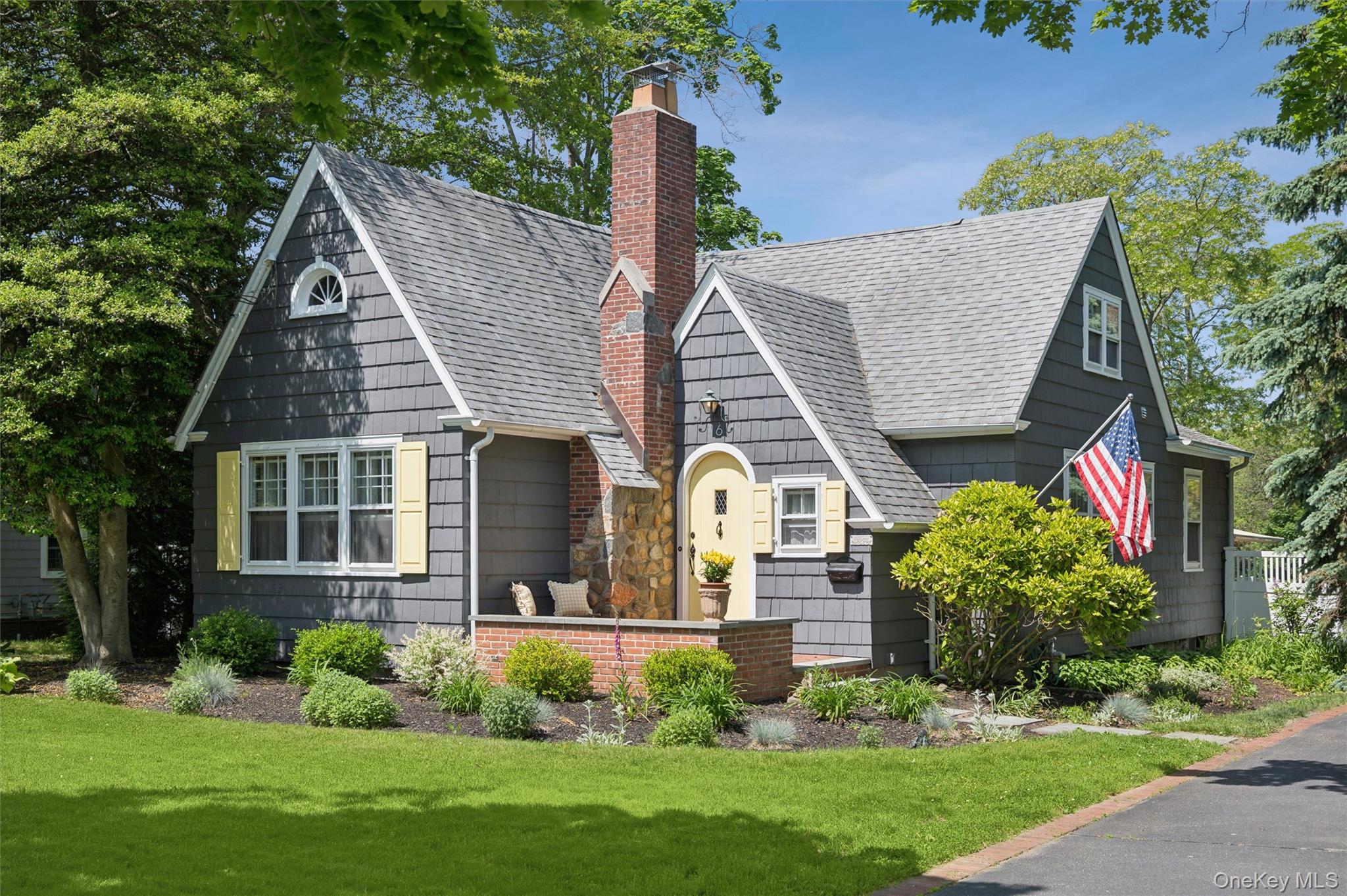 16 Union Avenue, Center Moriches NY 11934