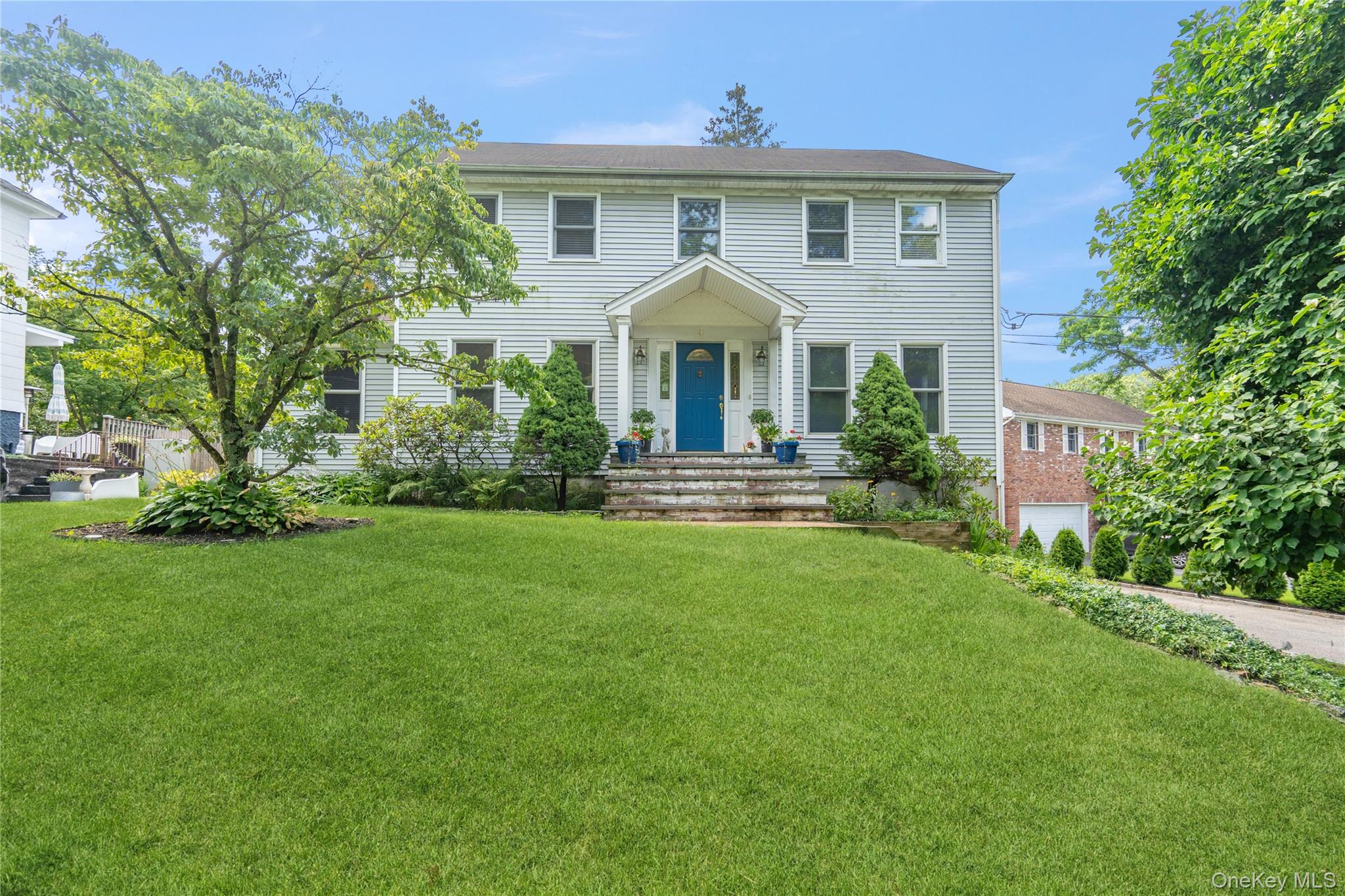 6 Cedar Avenue, Locust Valley NY 11560