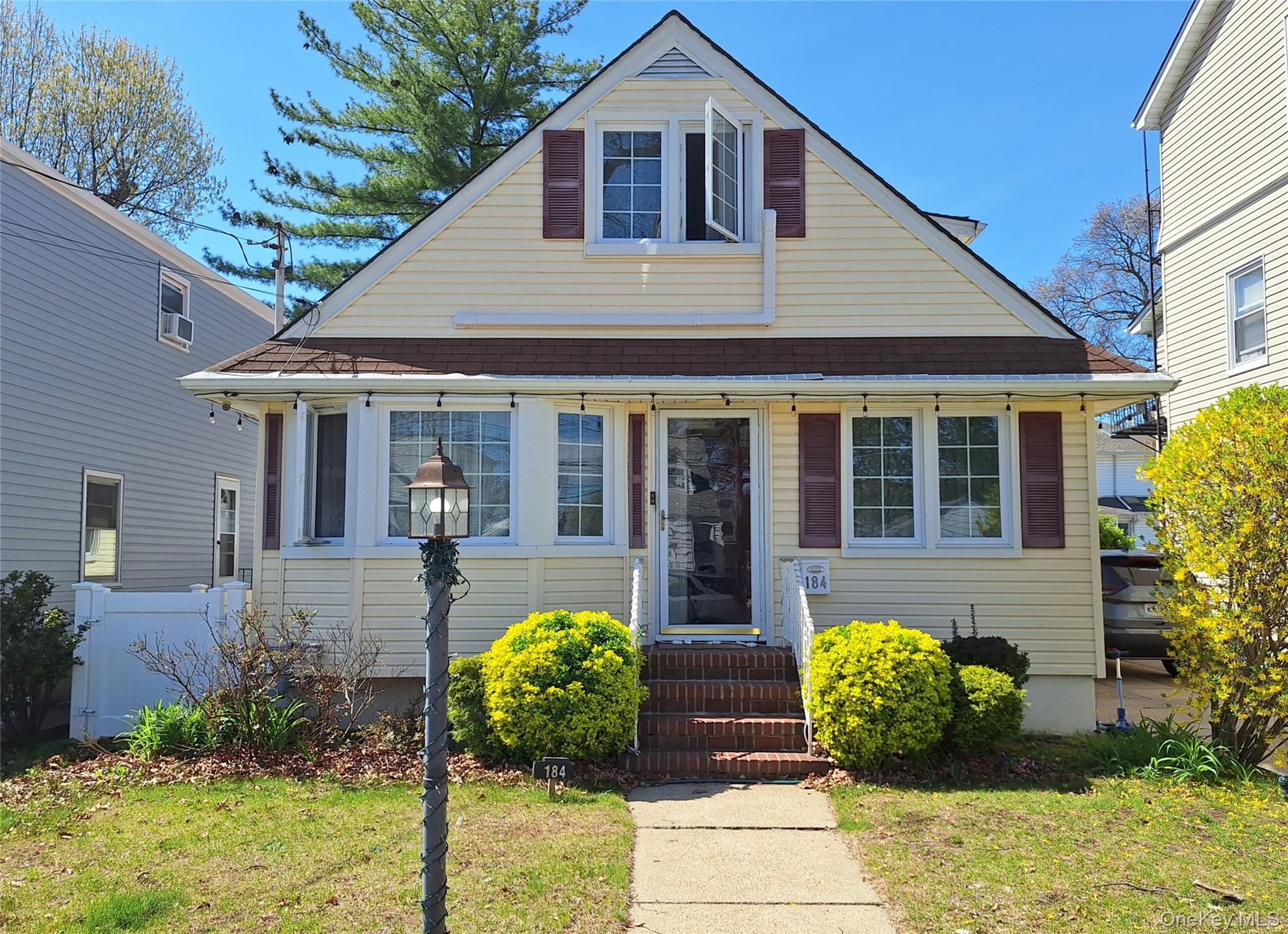 184 E Chester Street, Valley Stream NY 11580