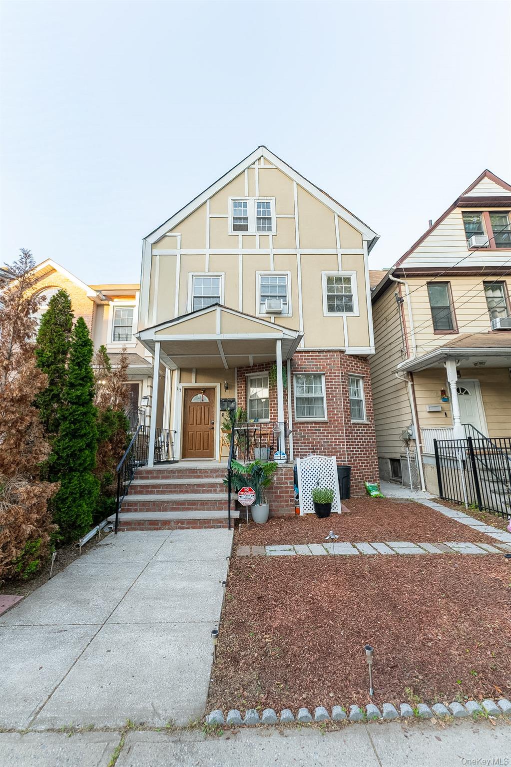 17 S 7th Avenue, Mount Vernon NY 10550