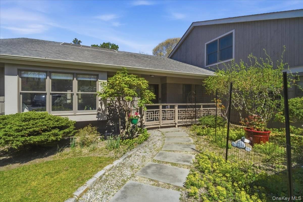 121 Montauk Highway, Quogue NY 11959