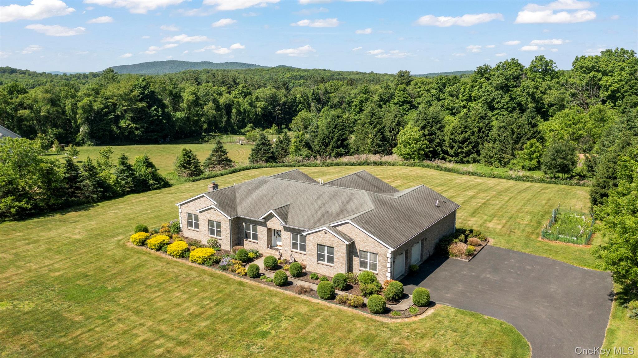41 Flint Road, Millbrook NY 12545