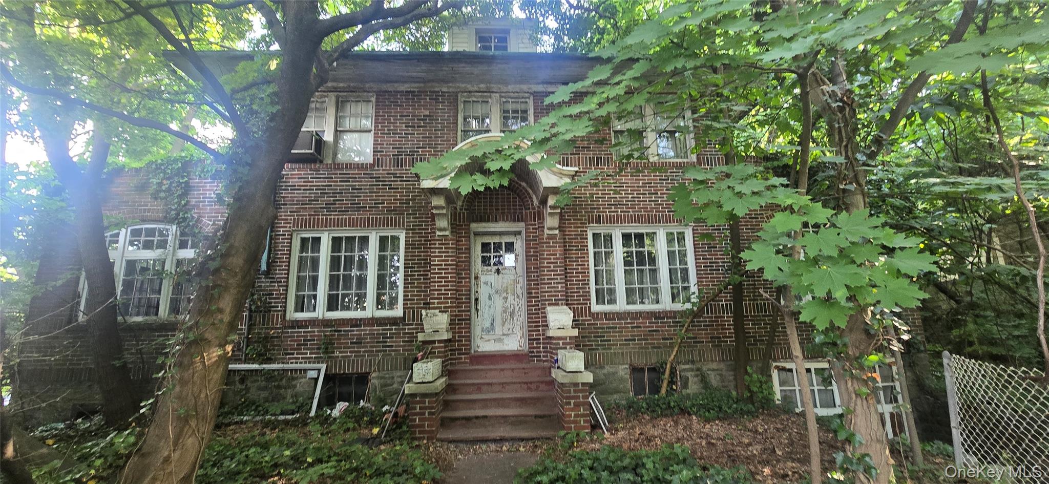 502 W 261st Street, Bronx NY 10471