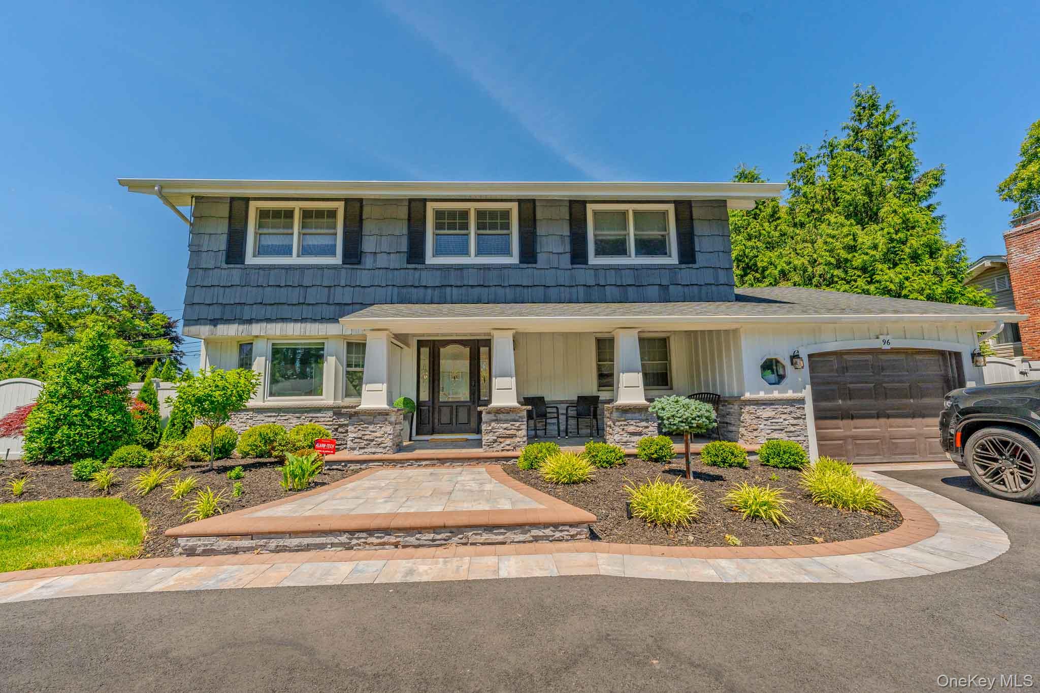 96 Eagle Lane, Hauppauge NY 11788