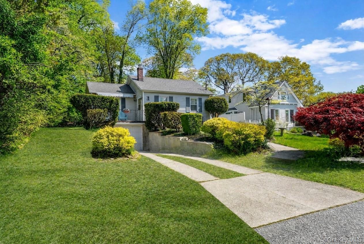 24 Locust Road, Wading River NY 11792