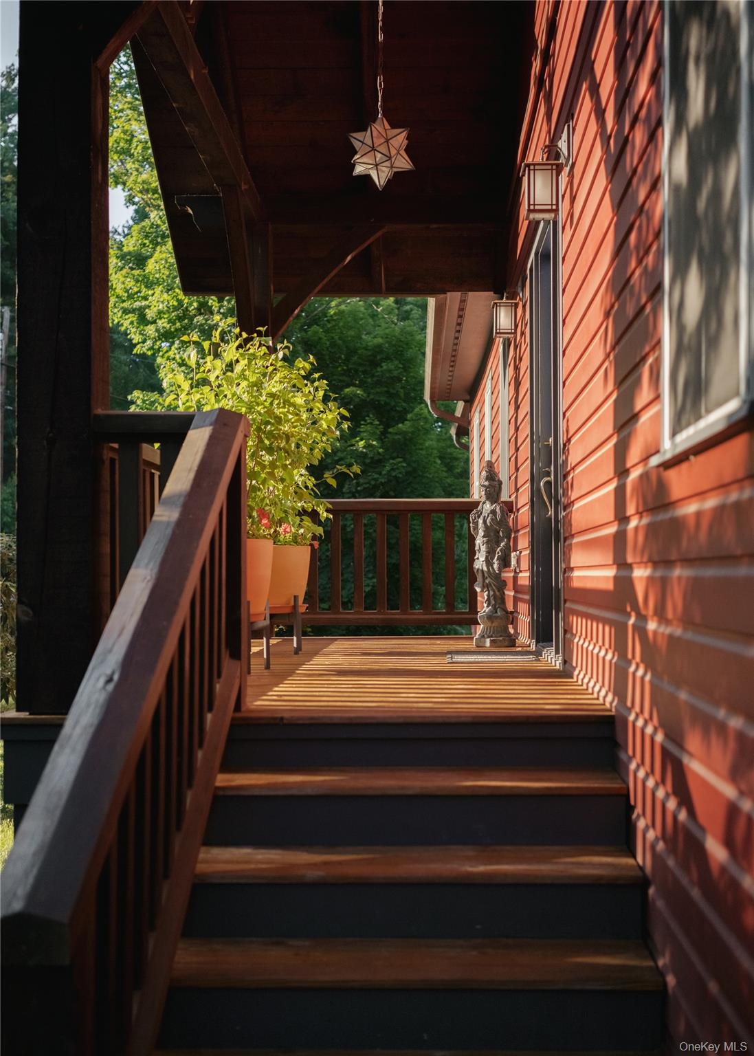 82 Near Road, Red Hook NY 12571