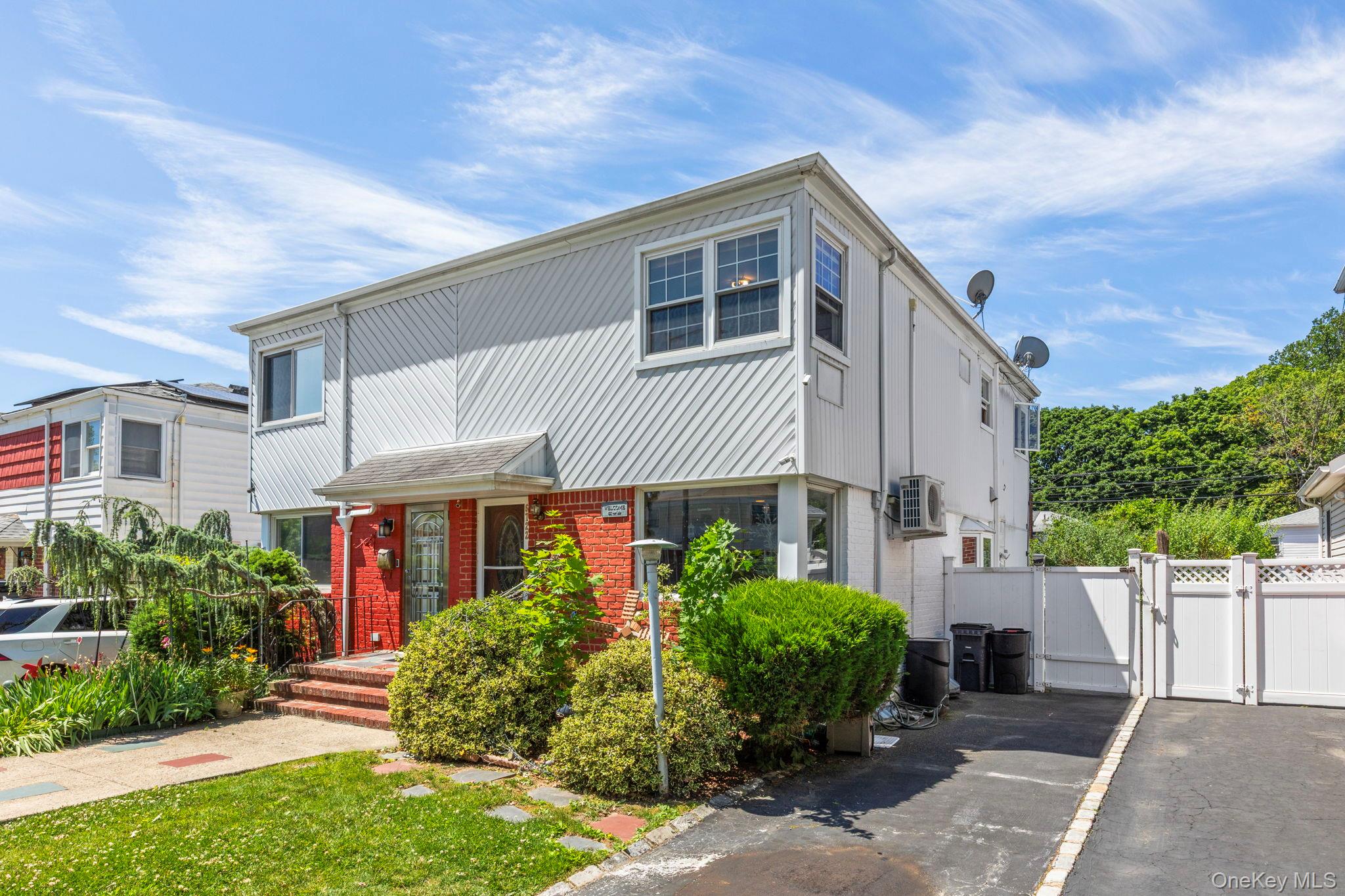 6722 211th Street, Oakland Gardens NY 11364