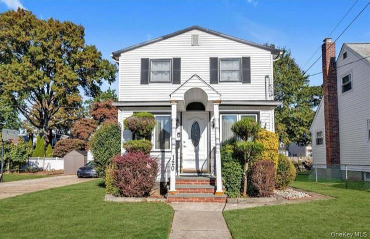 120 Memphis Ave, Floral Park NY 11001