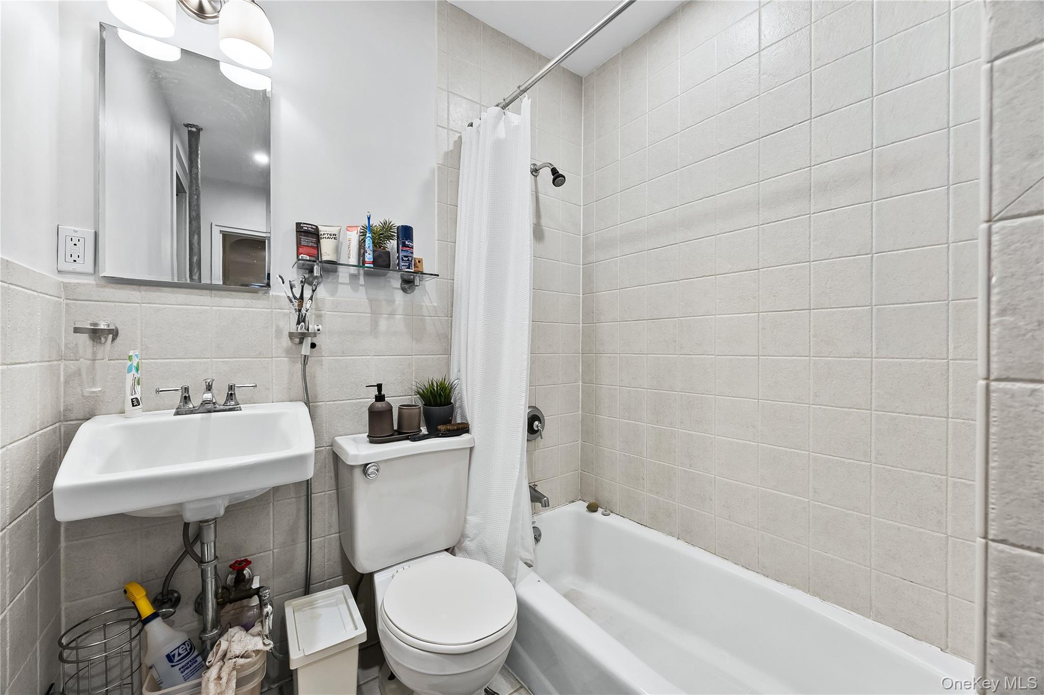 228 W 17th Street Unit 2A, Manhattan NY 10011