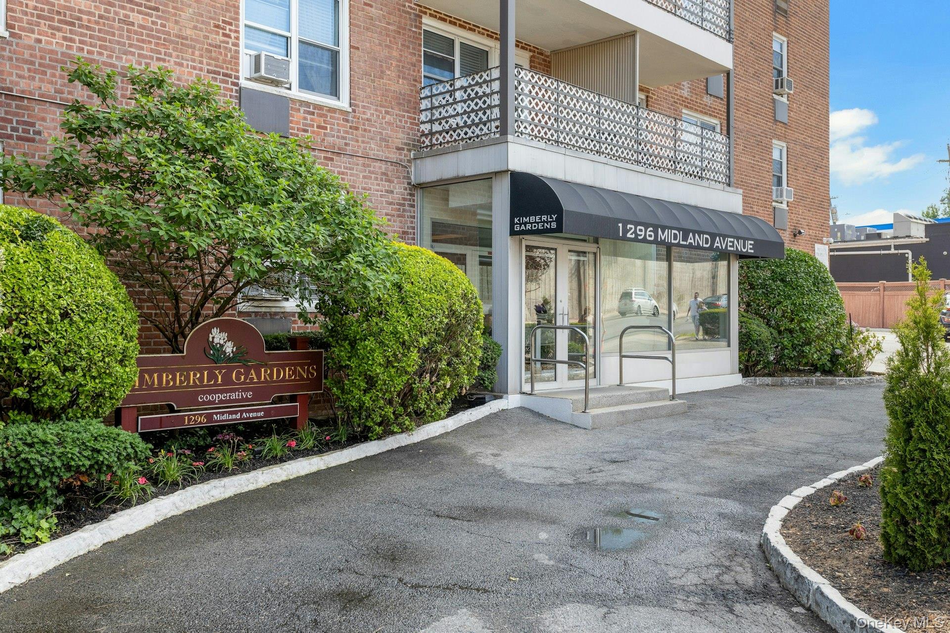 1296 Midland Avenue Unit L2, Yonkers NY 10704