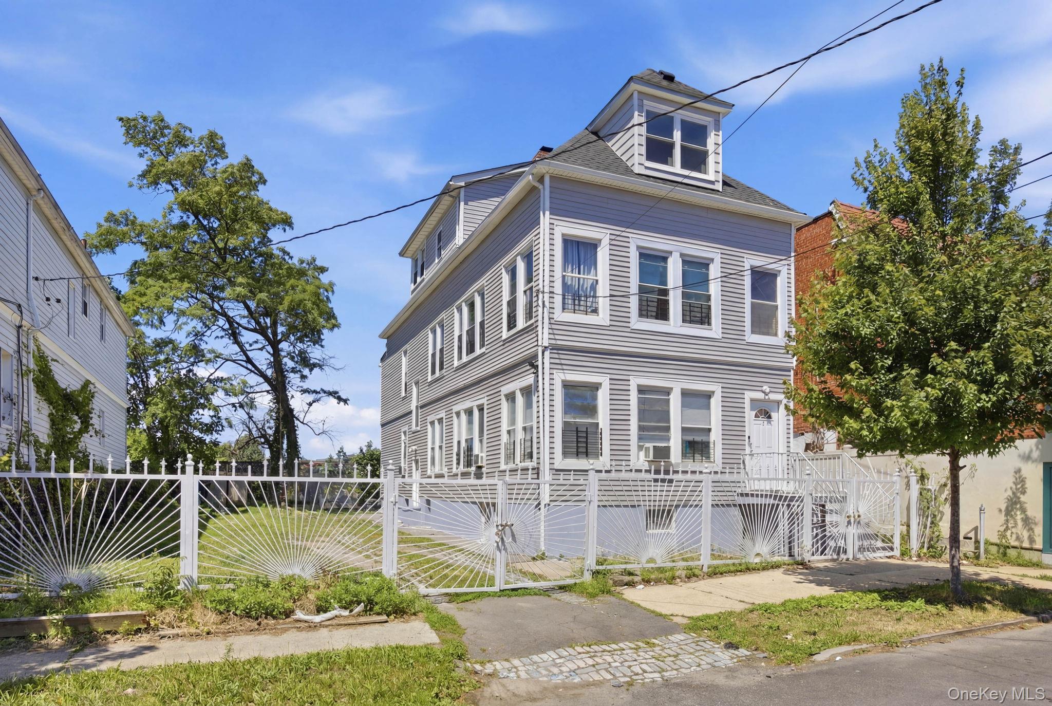 1127 Calhoun Avenue, Bronx NY 10465