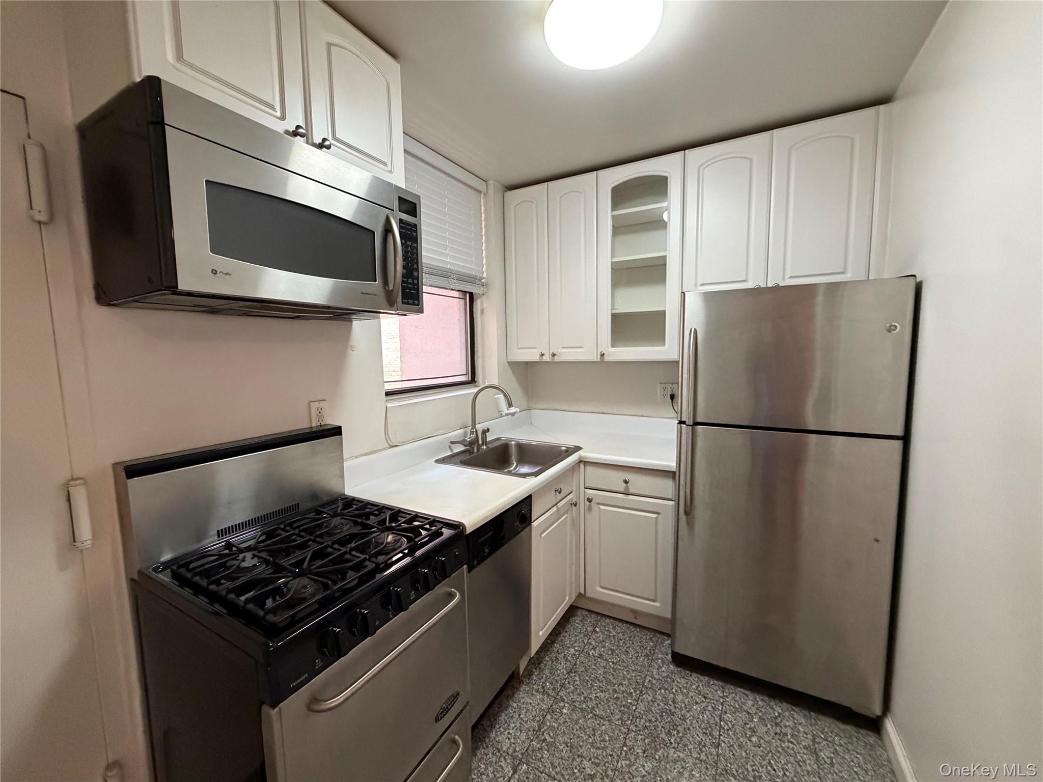 142 E 49th Street Unit 5B, Manhattan NY 10017