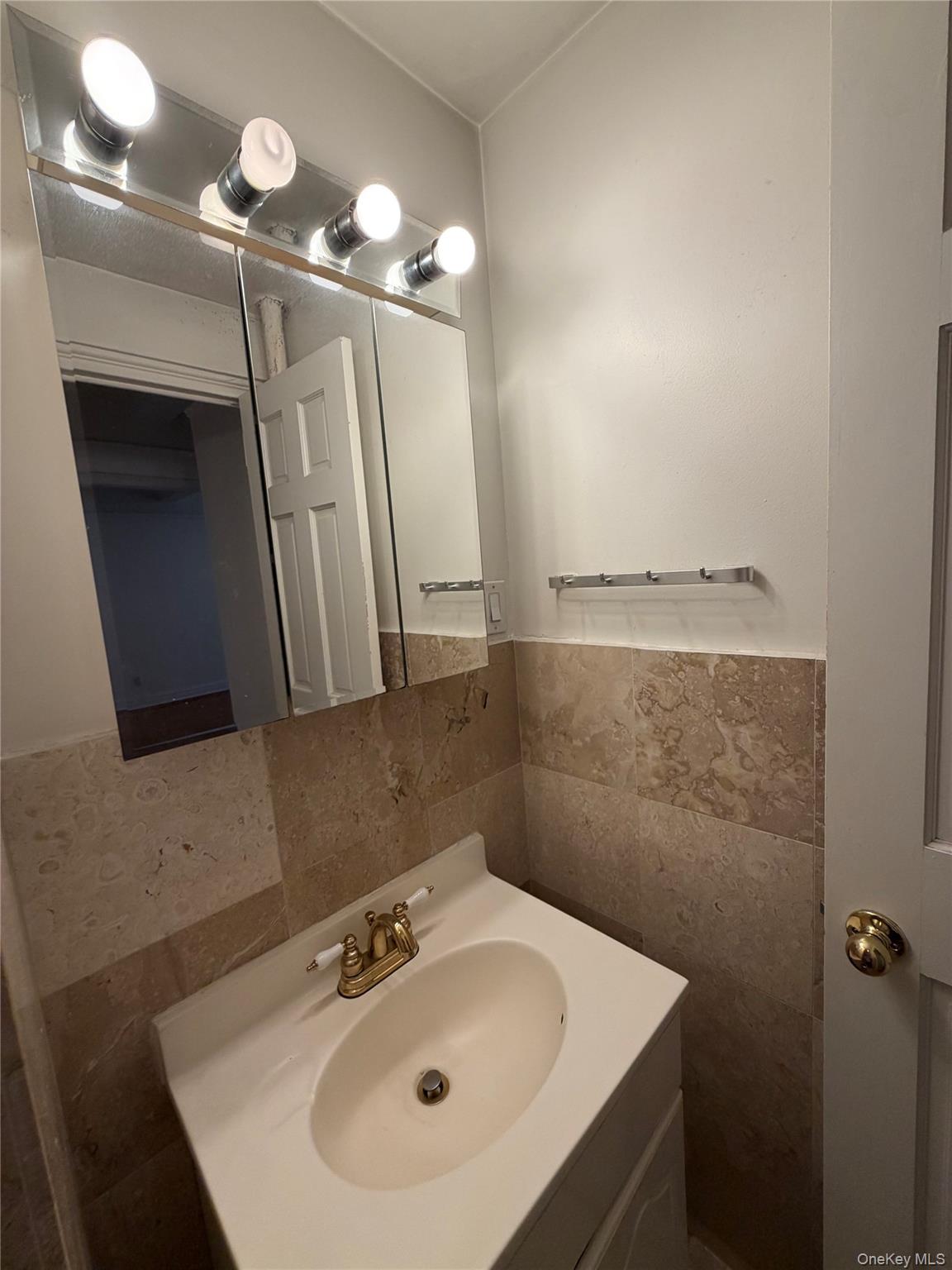 142 E 49th Street Unit 5B, Manhattan NY 10017