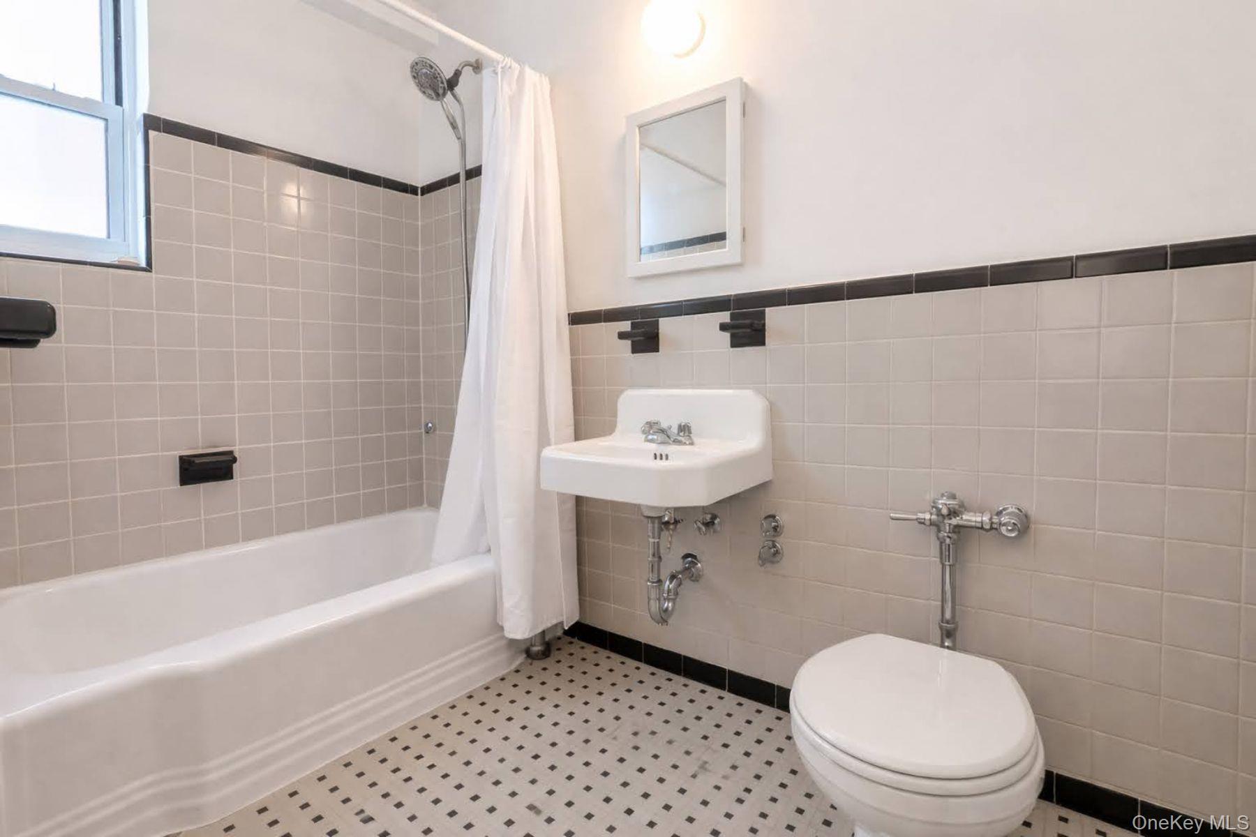 30-11 Parsons Boulevard Unit 2T, Flushing NY 11354