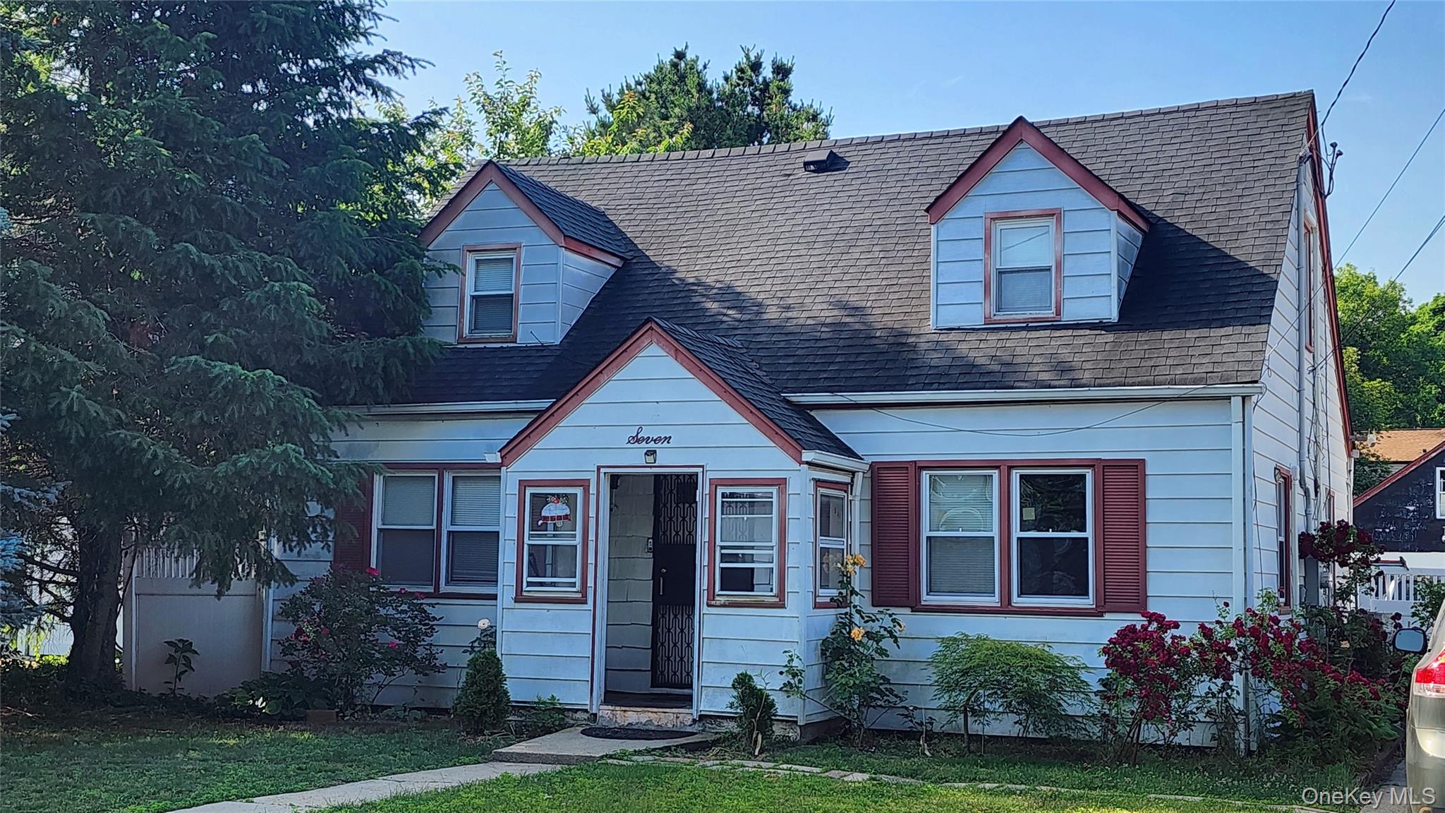 7 Walters Avenue, Syosset NY 11791