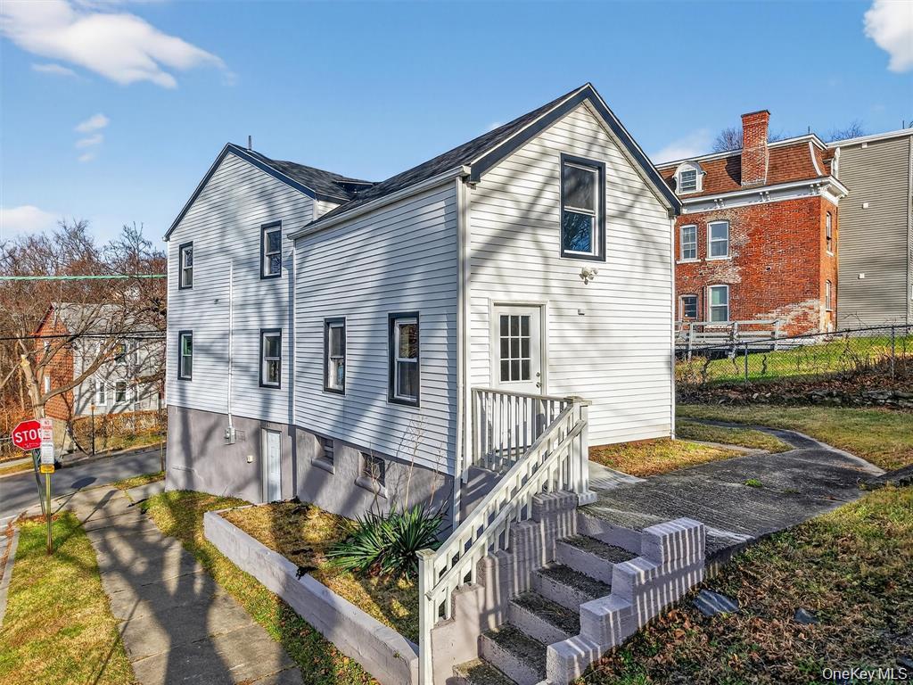 27 Spruce Street, Poughkeepsie NY 12601