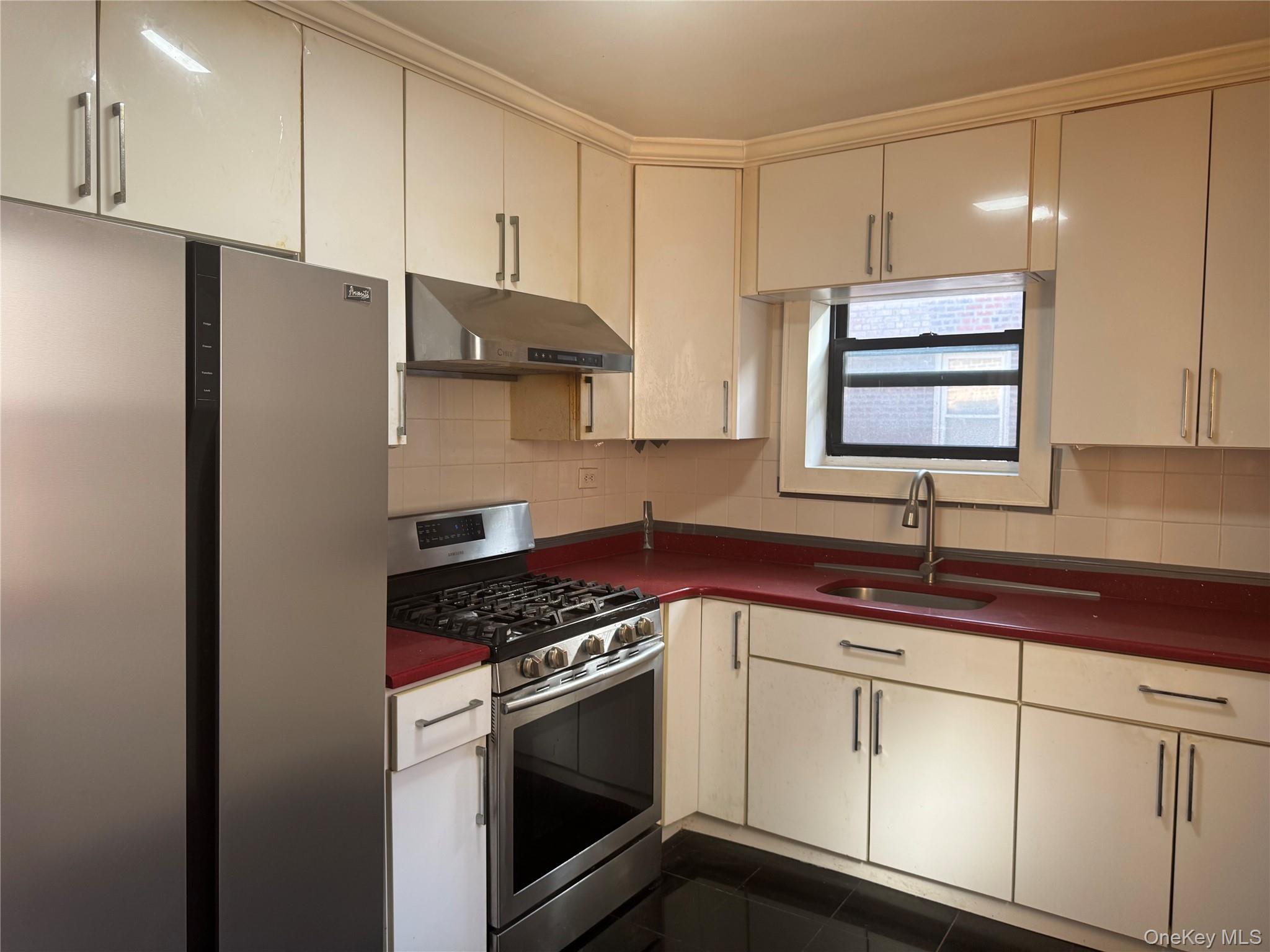 14336 Barclay Avenue Unit 5H, Flushing NY 11355