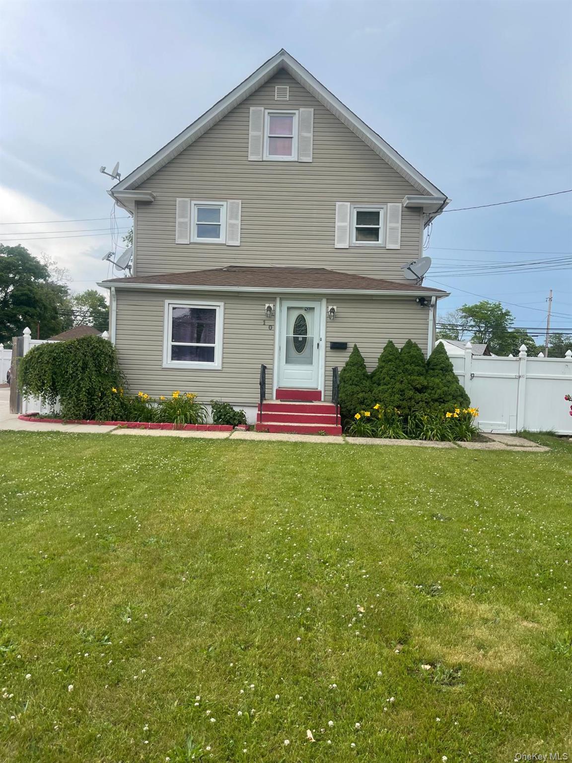 10 1st Avenue, Central Islip NY 11722
