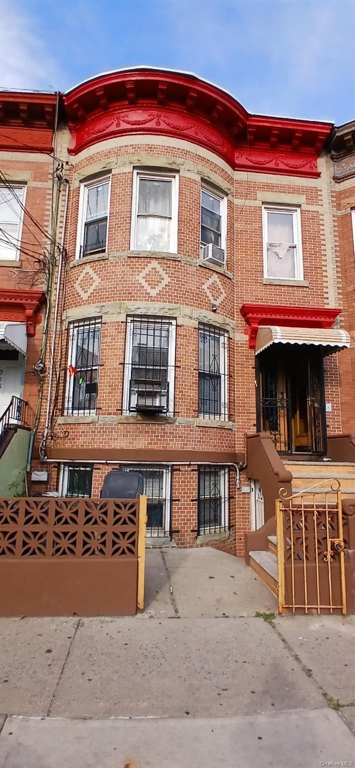 217 Hemlock Street, Brooklyn NY 11208