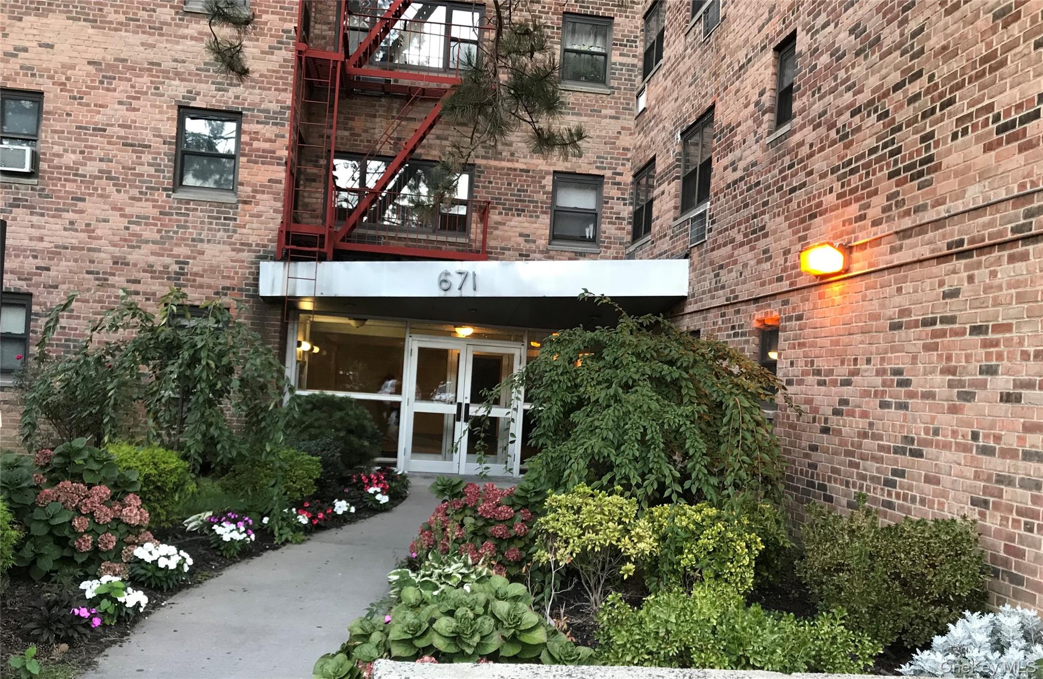 671 Bronx River Road Unit 6G, Yonkers NY 10704