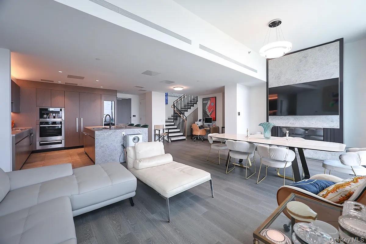 133-36 37th Avenue Unit PH3B, Flushing NY 11354
