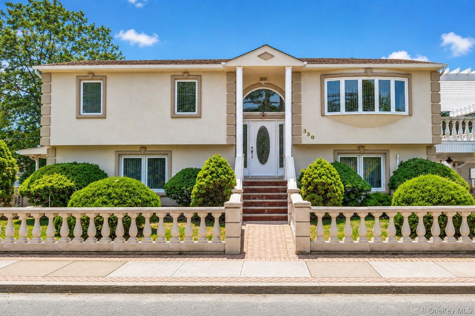 330 Bayville Avenue, Bayville NY 11709
