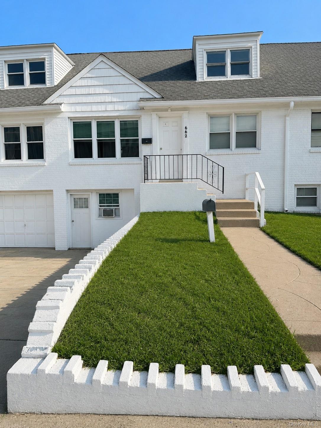 662 W Broadway, Long Beach NY 11561