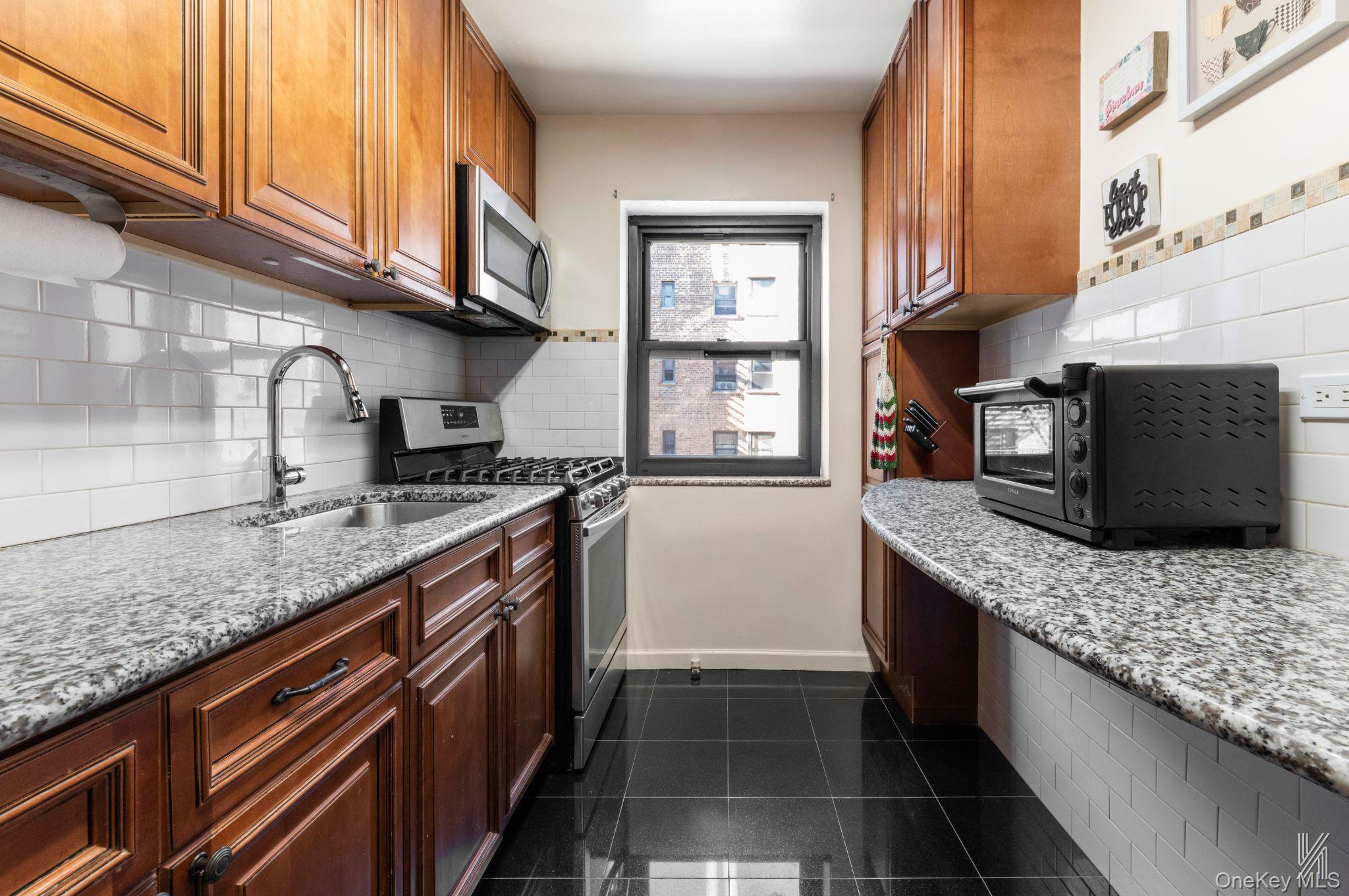 34-10 94th Street Unit 3D, Jackson Heights NY 11372