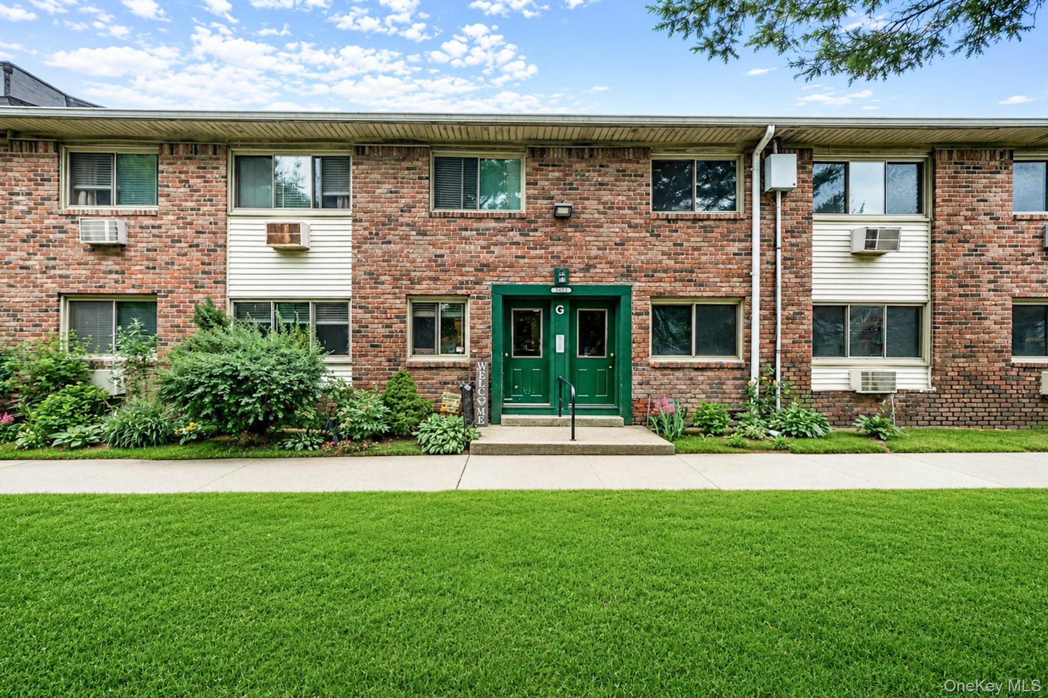 2453 union blvd Unit 24a, Islip NY 11750