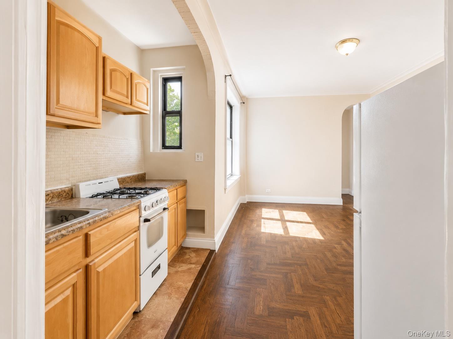 700 Oakland Place Unit 5B, Bronx NY 10457