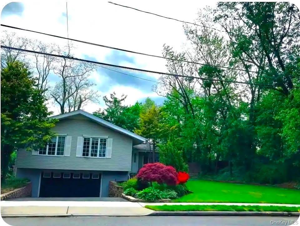 69 Roger Drive, Port Washington NY 11050