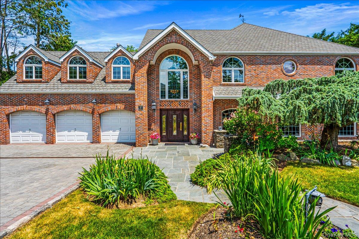86 Dorchester Drive, Manhasset NY 11030