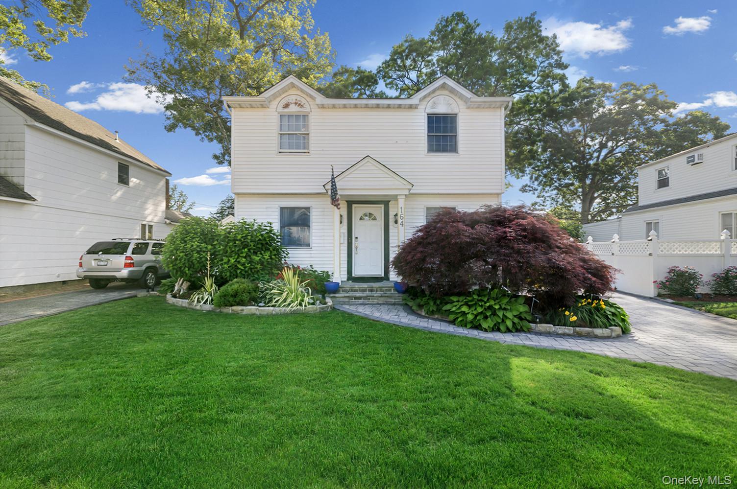 164 Gordon Road, Valley Stream NY 11581