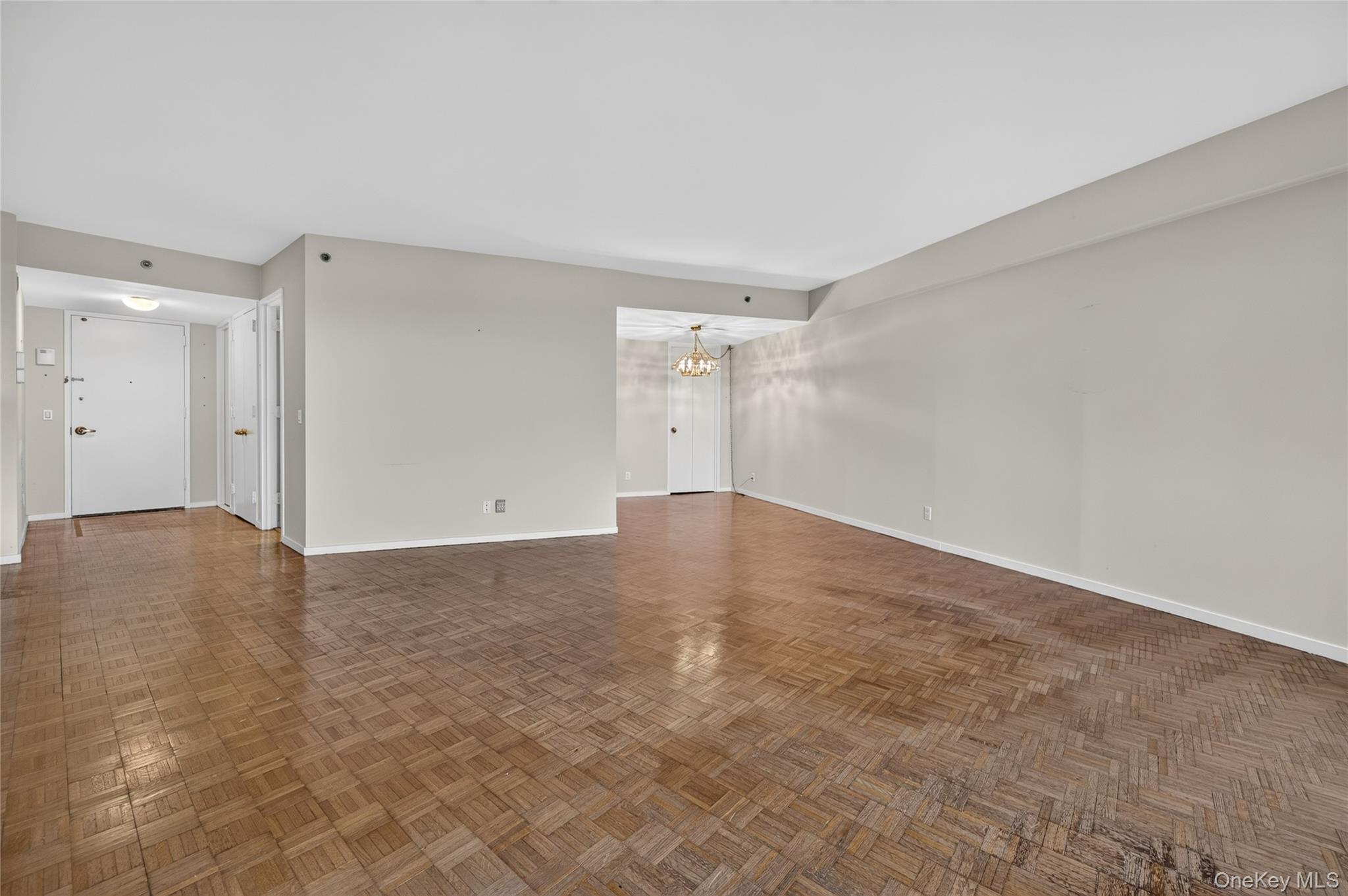 111 Cherry Vallley Avenue Unit 408W, Garden City NY 11530
