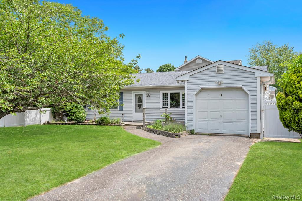 3 Megan Court, Bellport NY 11713