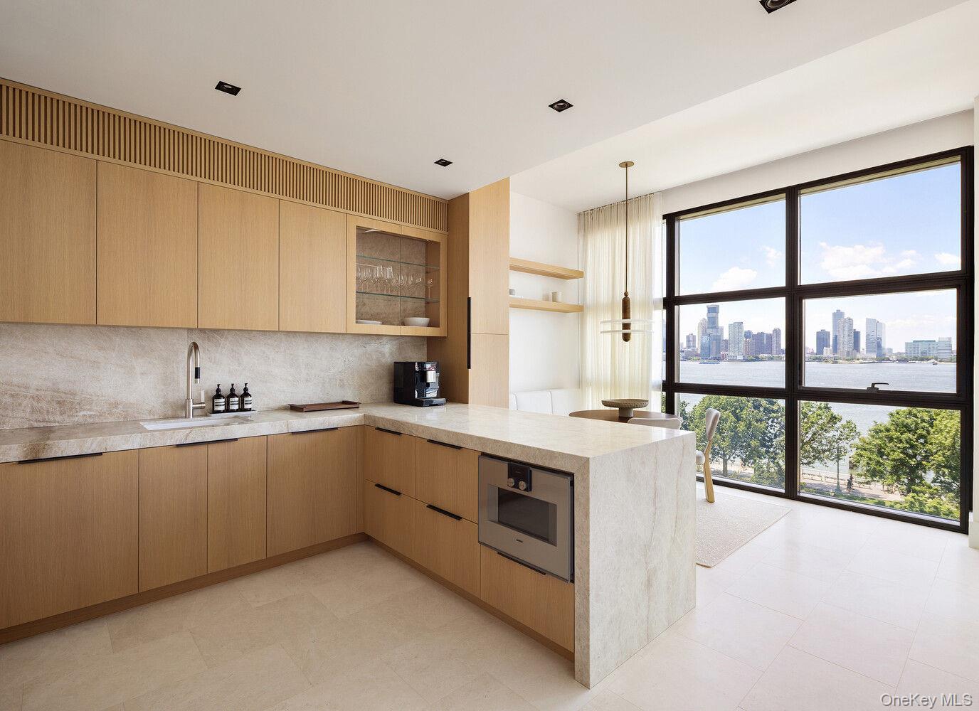 290 WEST Street Unit 5B, Manhattan NY 10013
