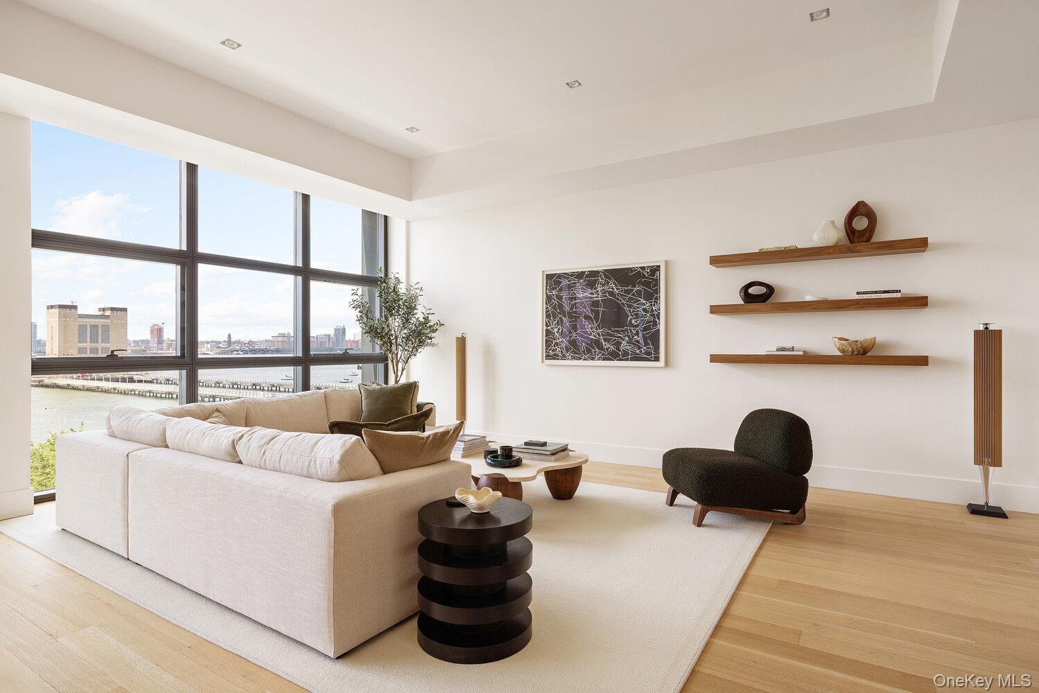 290 WEST Street Unit 5B, Manhattan NY 10013