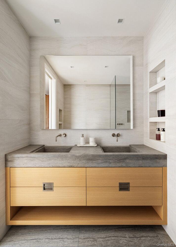 290 WEST Street Unit 5B, Manhattan NY 10013