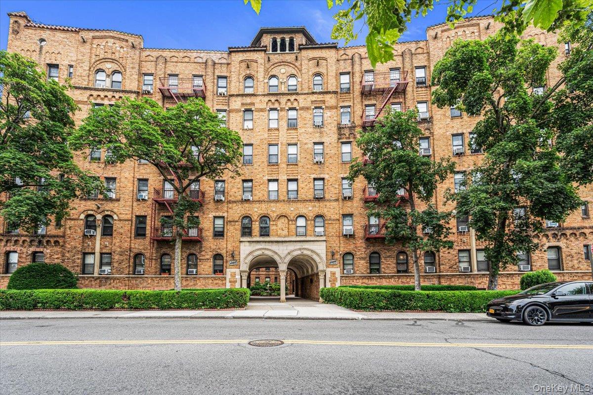 8344 Lefferts Boulevard Unit 3D, Kew Gardens NY 11415