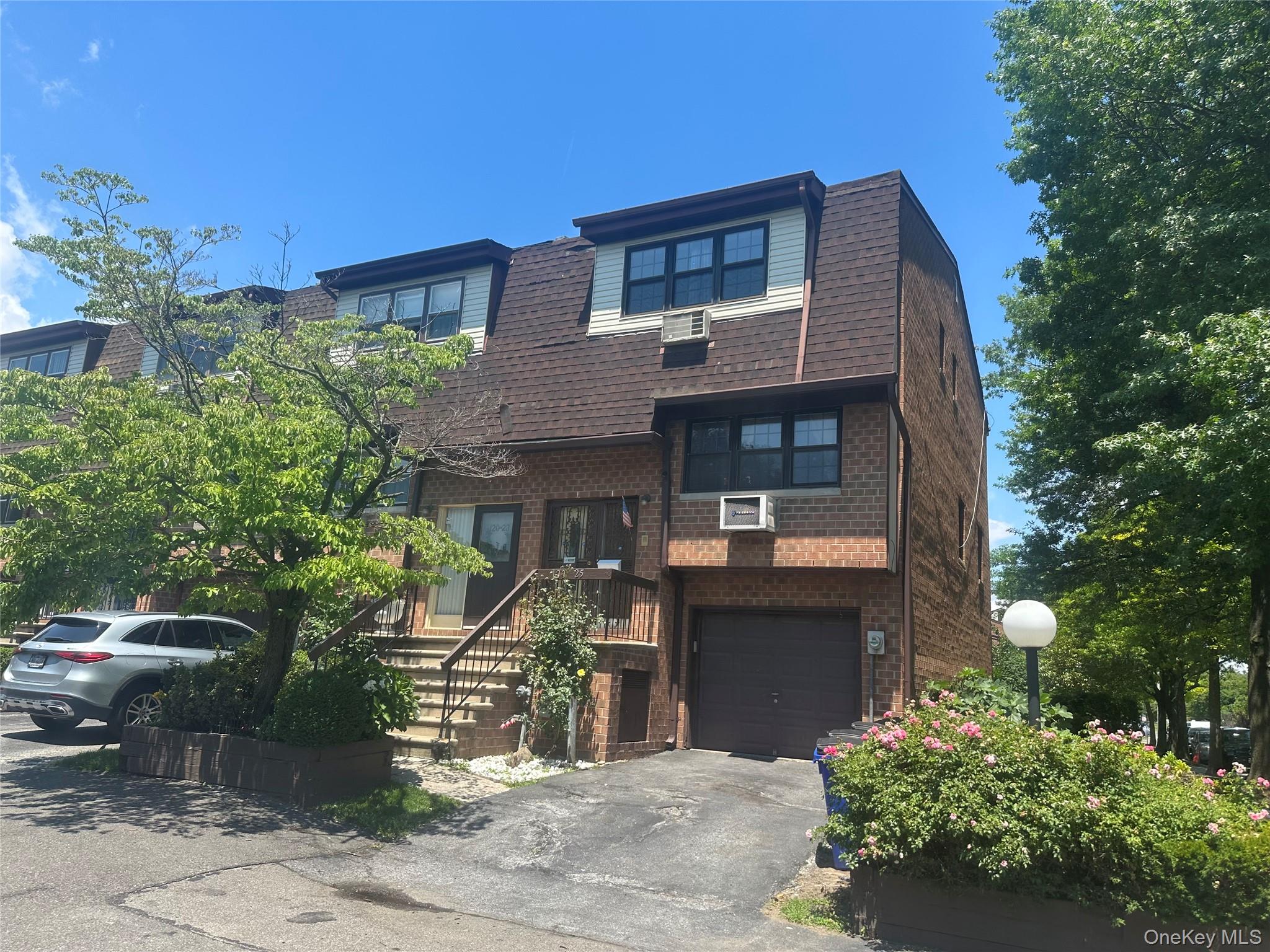 120-25 Ketch Court Unit 35, Flushing NY 11356