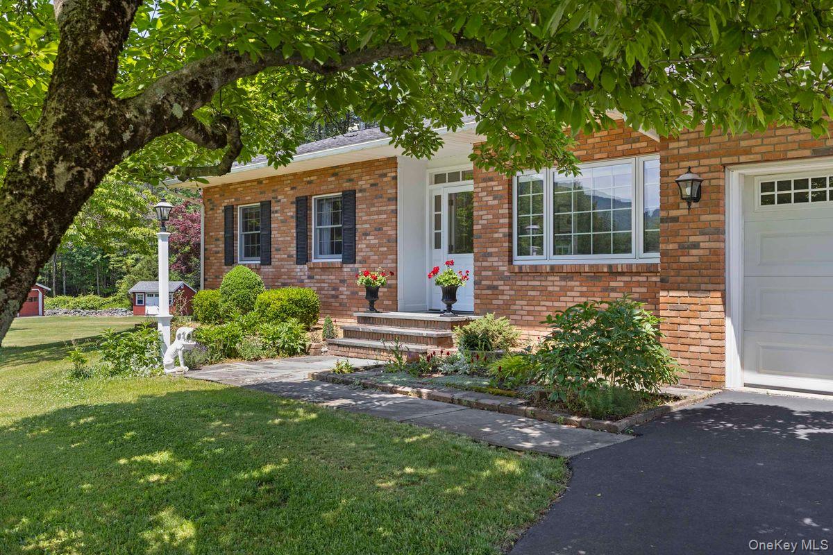 52 Brodhead Road, West Shokan NY 12494