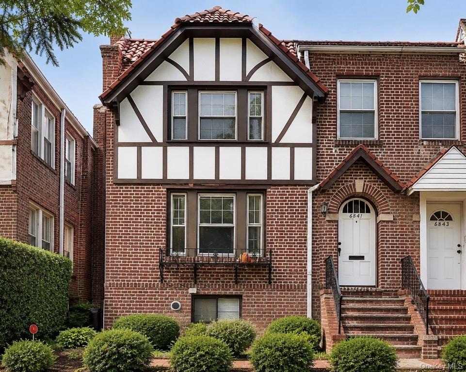 68-41 Dartmouth Street, Forest Hills NY 11375