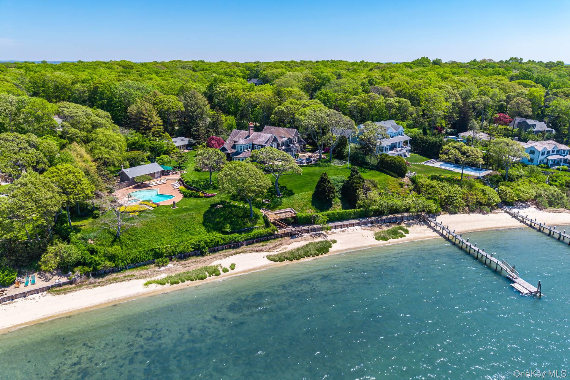 1350 W Cove Road, Cutchogue NY 11935