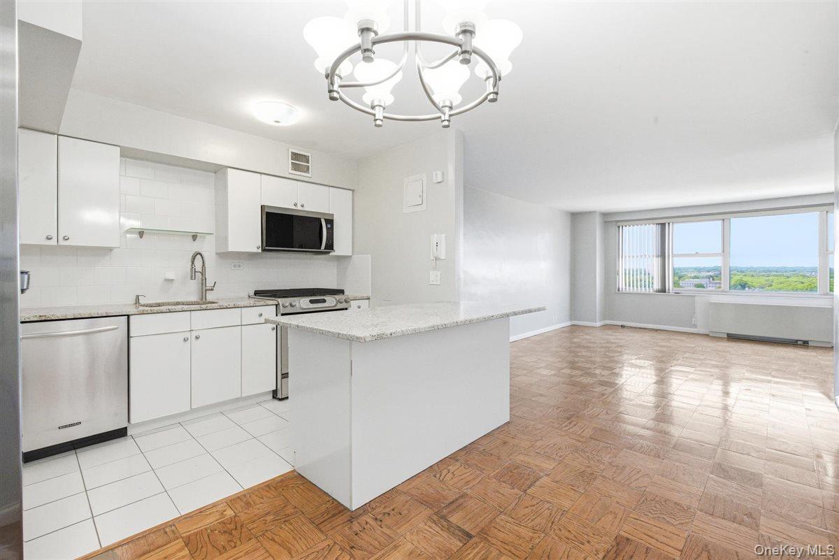 70-25 Yellowstone Boulevard Unit 15P, Forest Hills NY 11375