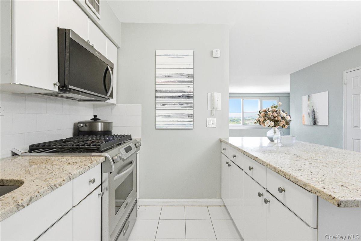 70-25 Yellowstone Boulevard Unit 15P, Forest Hills NY 11375